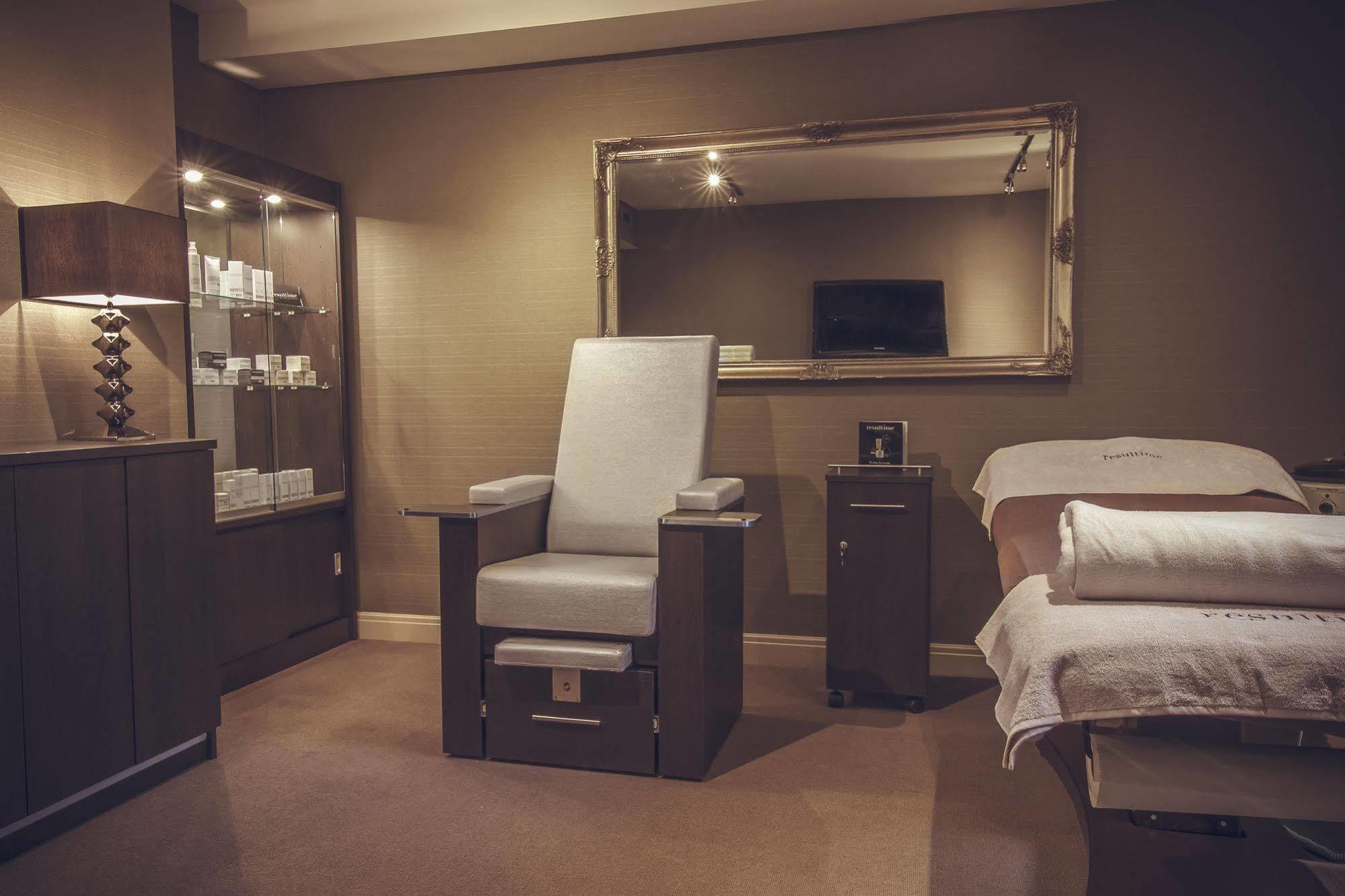 Peak Edge Hotel Τσέστερφιλντ Εξωτερικό φωτογραφία